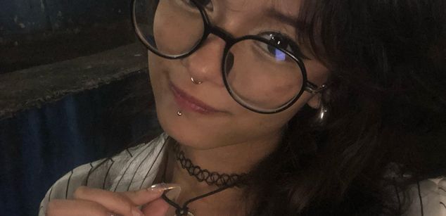 Model - VenusOlympus pussy