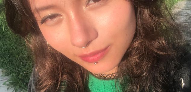 Model - VenusOlympus pussy