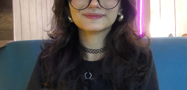 Model - VenusOlympus pussy