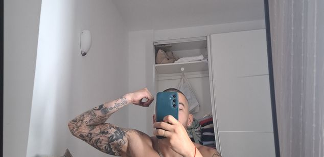 Model - Sebastian dominant