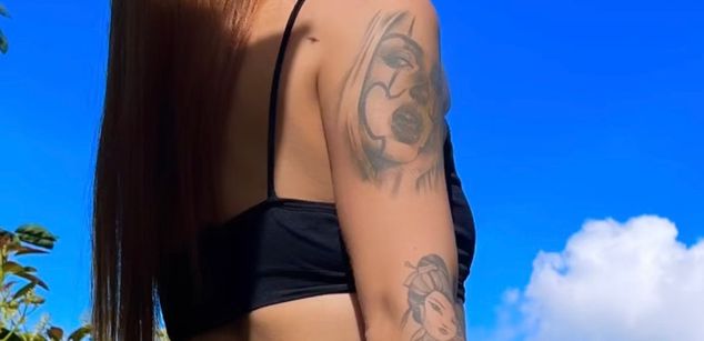 Model - Amber Hudson latina