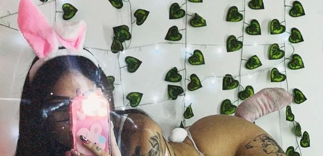 Model - Amber Hudson latina