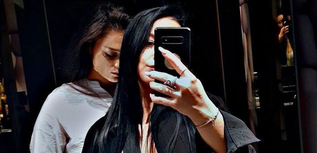 Model - DoubleeTroublee bigboobs