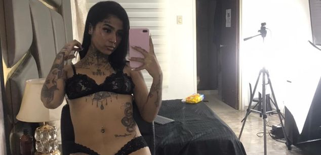 Model - EmilieLake Latina