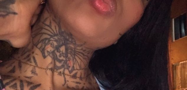 Model - EmilieLake Femdom