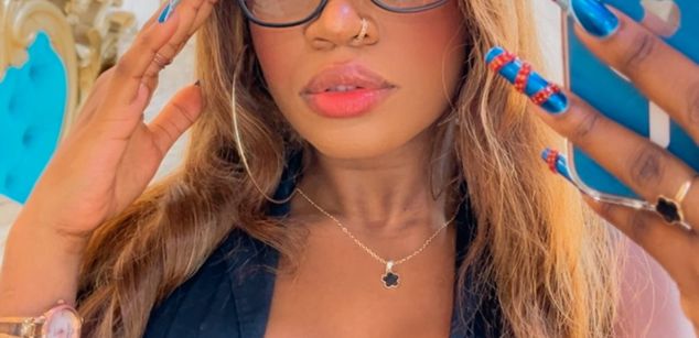 Model - SalomeRestrepo bdsm