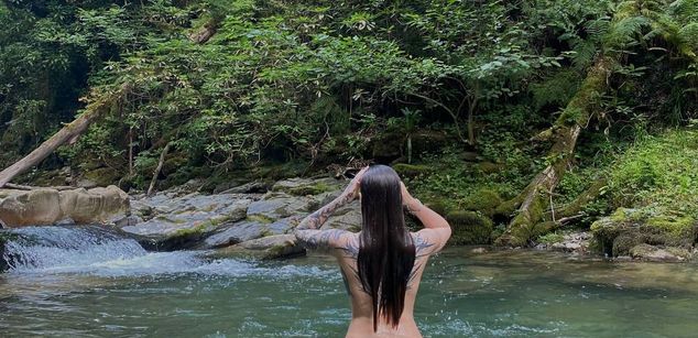 Model - NaomiLisss slim