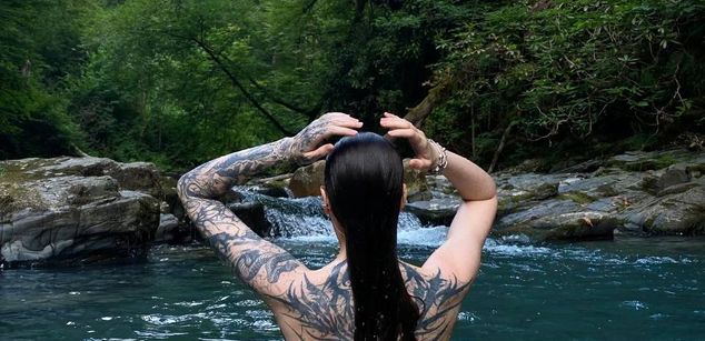 Model - NaomiLisss slim