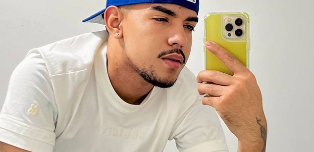 Model - Nico Angell Bigcock