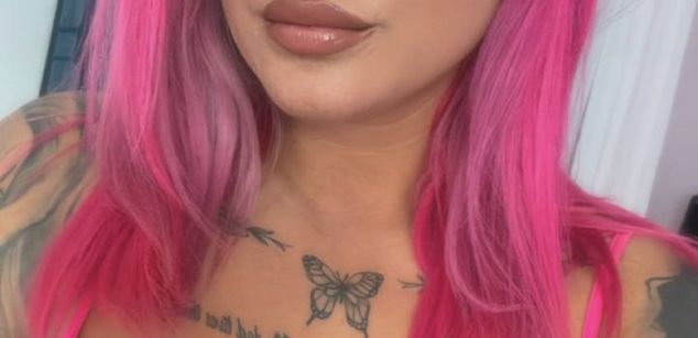 Model - FoxySerena bigboobs