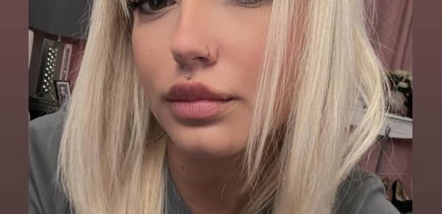 Model - FoxySerena bigboobs