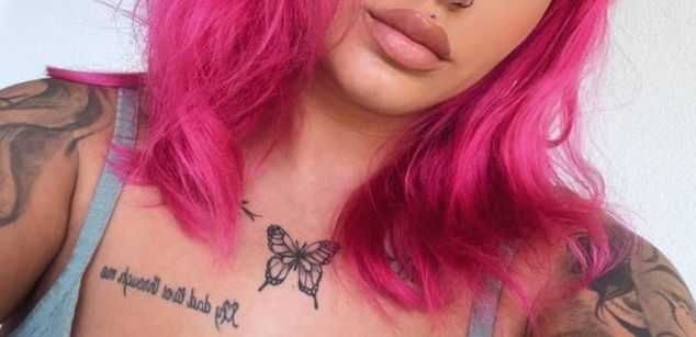 Model - FoxySerena bigboobs