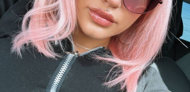 Model - FoxySerena bigboobs