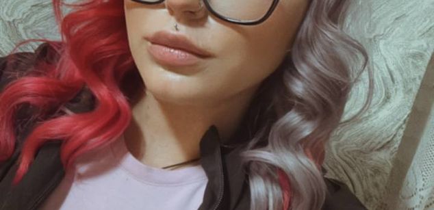 Model - FoxySerena bigboobs