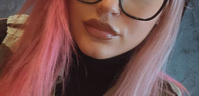 Model - FoxySerena bigboobs