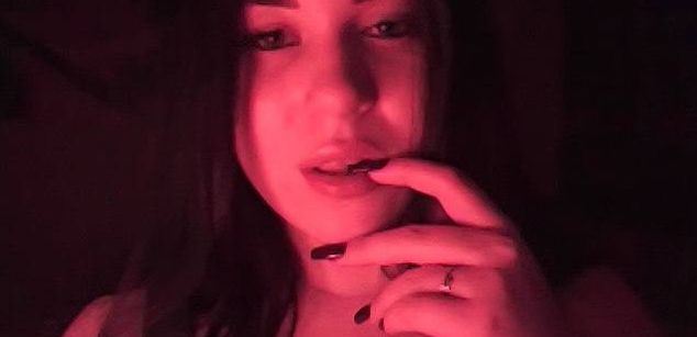 Model - Kemeli008 cum