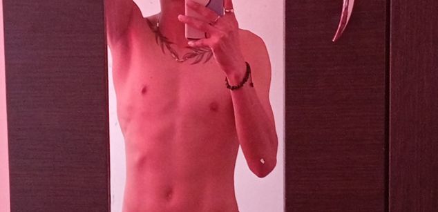 Model - Yan Guy feet