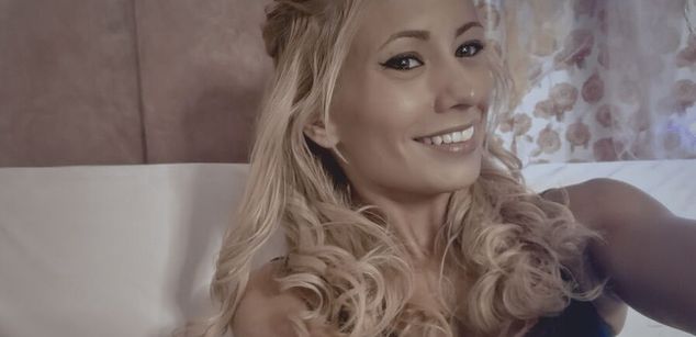 Model - LoraliLynn sph