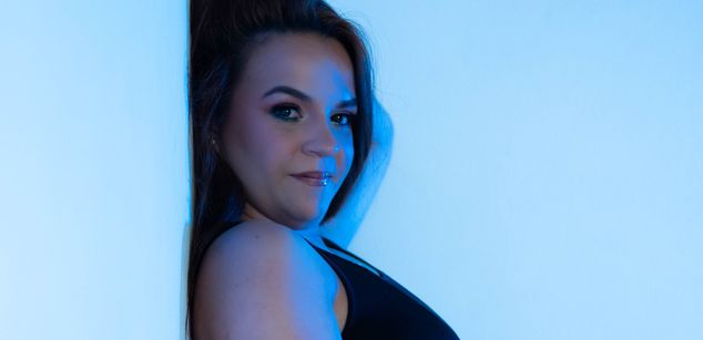 Model - CelesteTuner findom