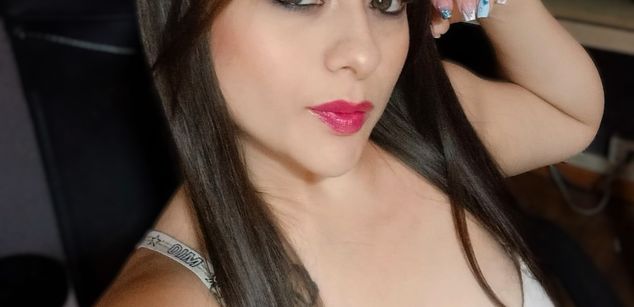 Model - Melissa Adams latina