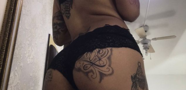 Model - EmilieLake Femdom