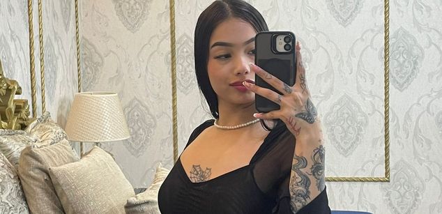 Model - Cata Stones latina