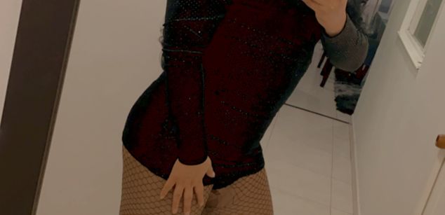 Model - Valentina cum