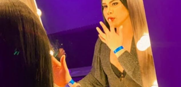 Model - Valentina cum