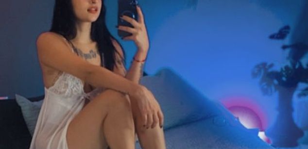 Model - Juana Green squirt