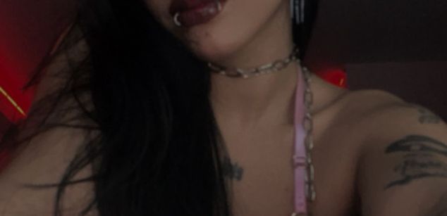 Model - Katzze colombiana