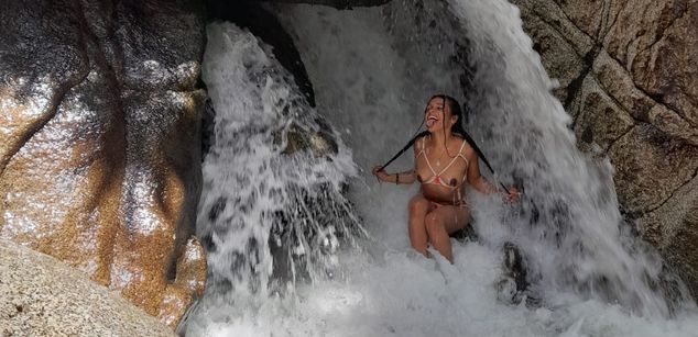 Model - Sara Sofia latina