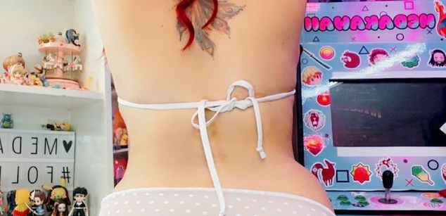 Model - medakawaii bigass