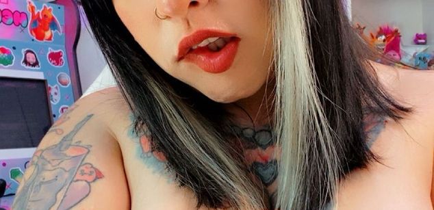 Model - medakawaii bigass