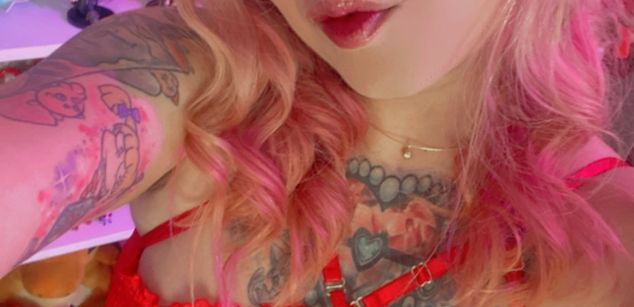 Model - medakawaii bigass