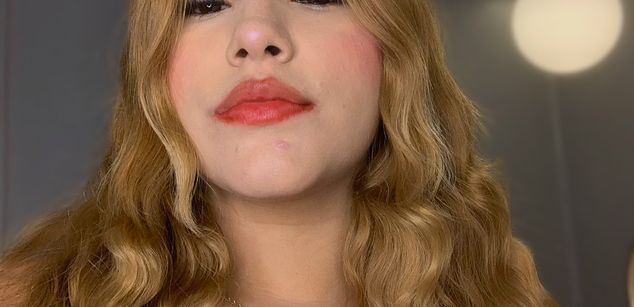 Model - Milu Rosse feet