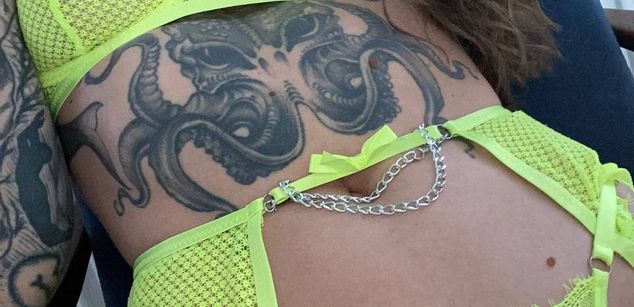 Model - NaomiLisss slim