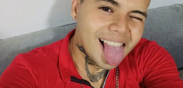 Model - Julian Flame teen