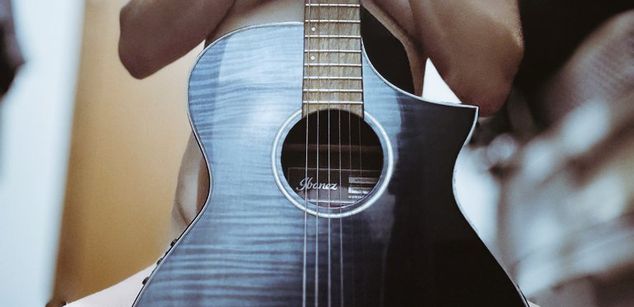 Model - Guitarchikk guitar