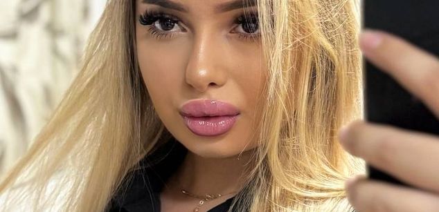 Model - Marla collegegirl