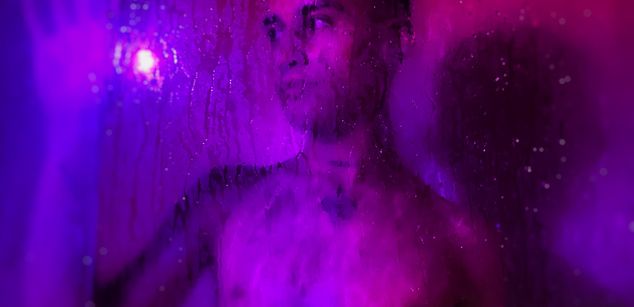 Model - GeoxxxNoir feet