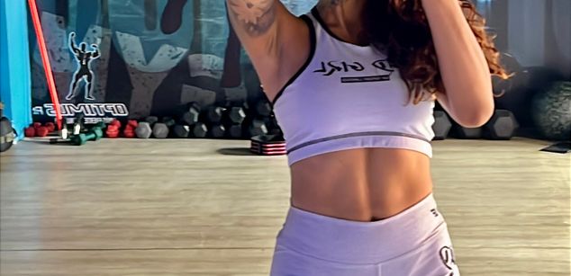 Model - EllaRose squirt