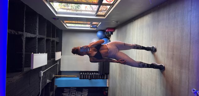 Model - EllaRose squirt