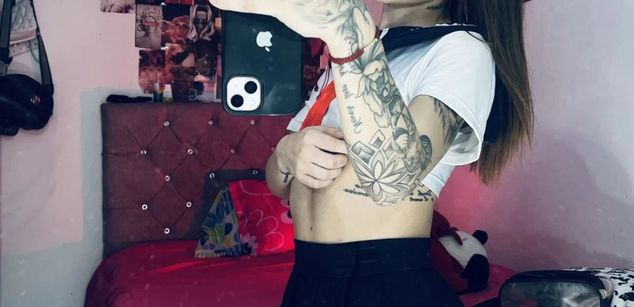 Model - Amber Hudson latina