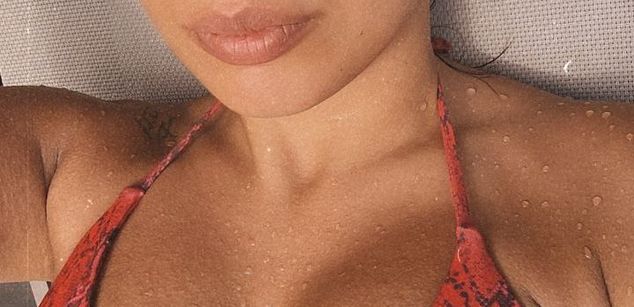 Model - Sonia Juicy Big Ass feet