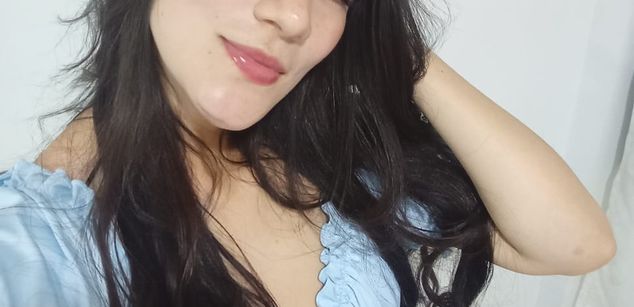 Model - LiaMoretti feet