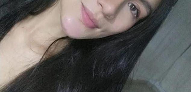 Model - LiaMoretti feet