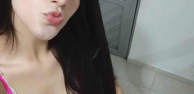 Model - LiaMoretti feet