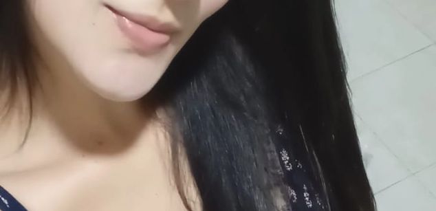 Model - LiaMoretti feet