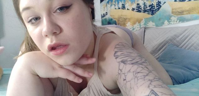 Model - Nessa Greyrat dildo