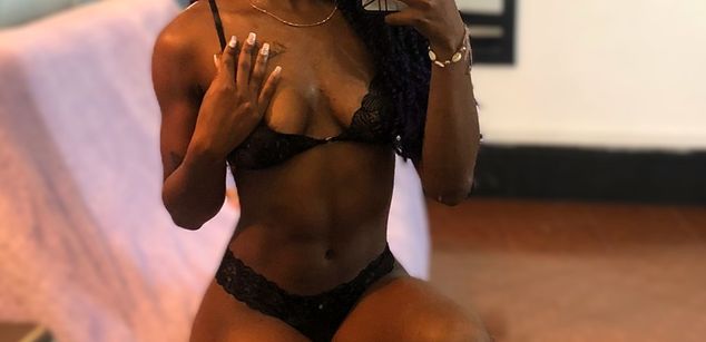 Model - Michelle Pose cum